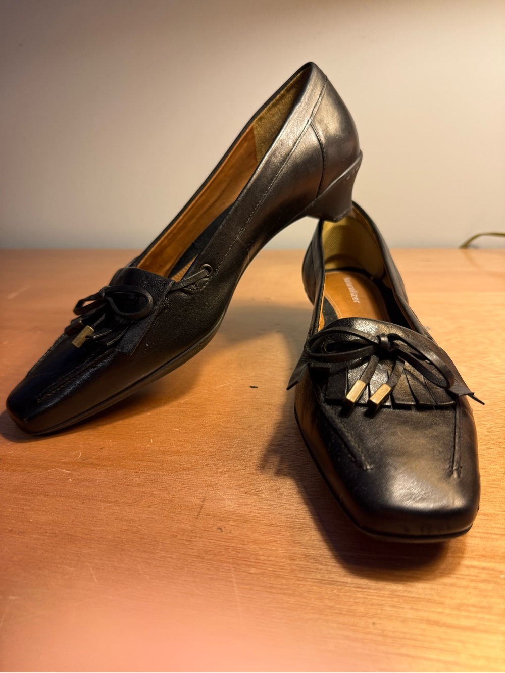 Naturalizer Kitten Heel Black Leather Tasseled Fringed pump Shoe Size 9.5 Narrow